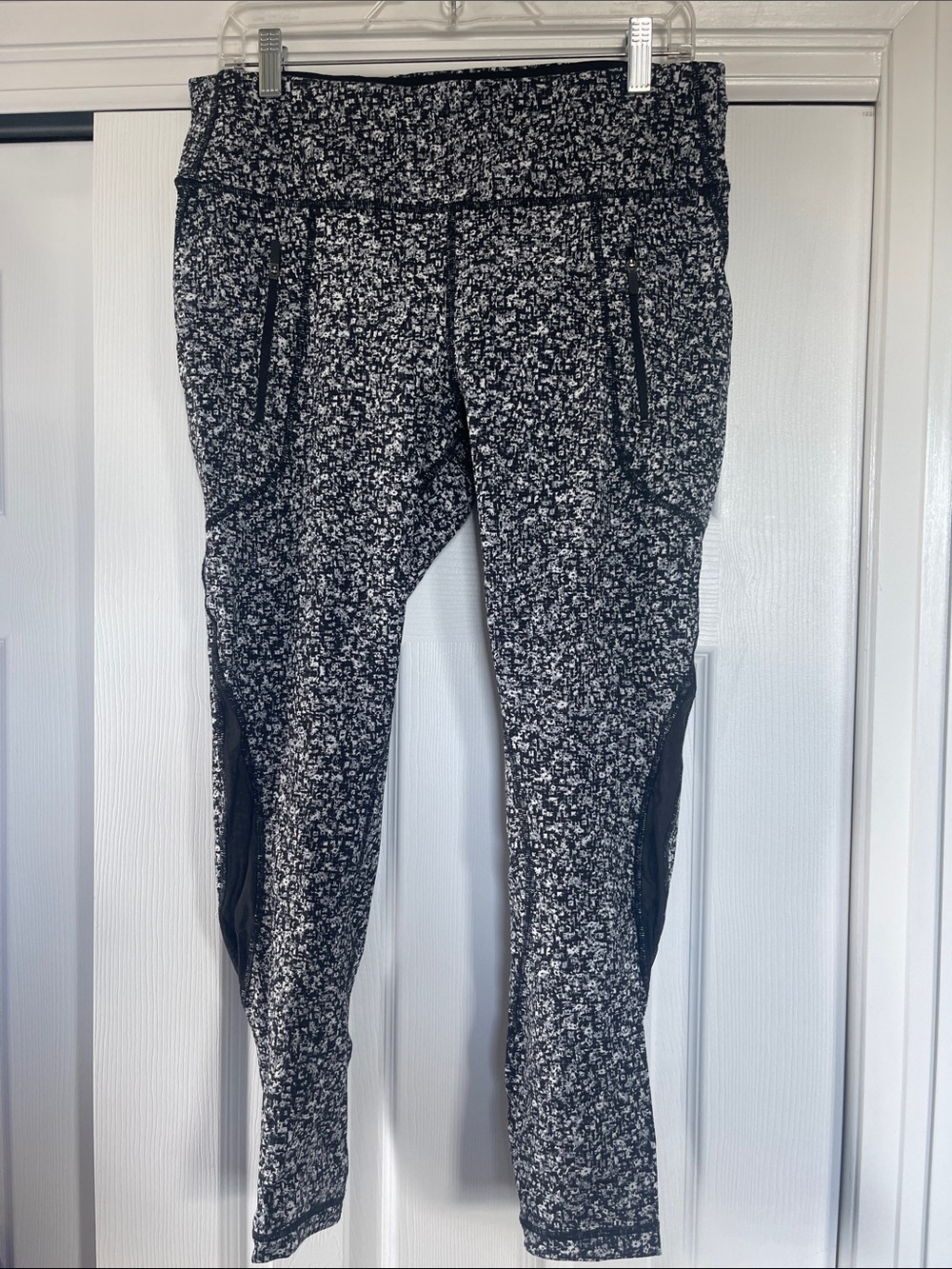 Lululemon Black & White Speckled Active Leggings